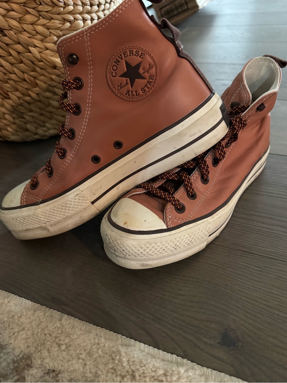 Converse CTAS lift platform leather size 8.5